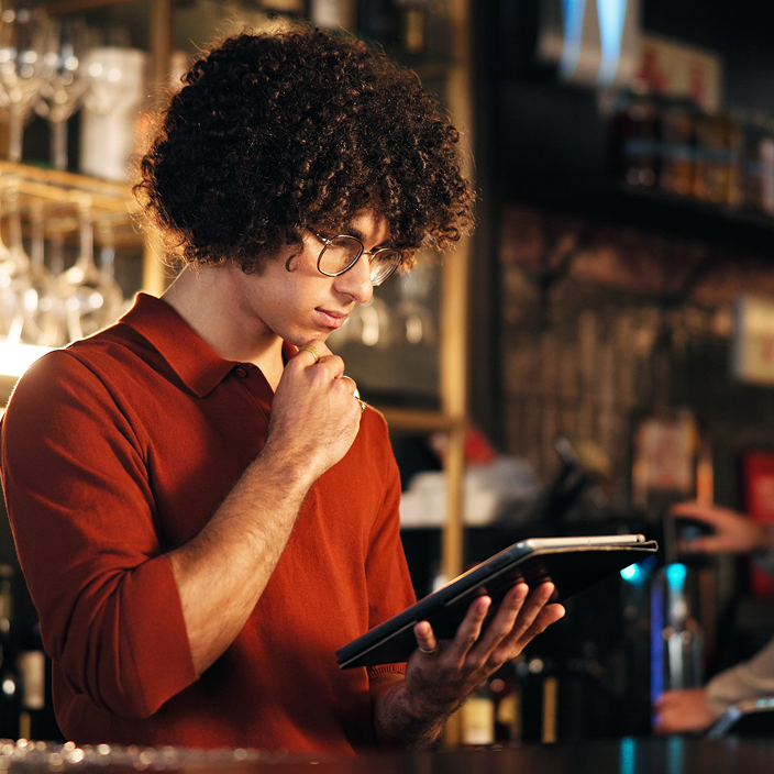 <h3>Stay connected 24/7</h3>
